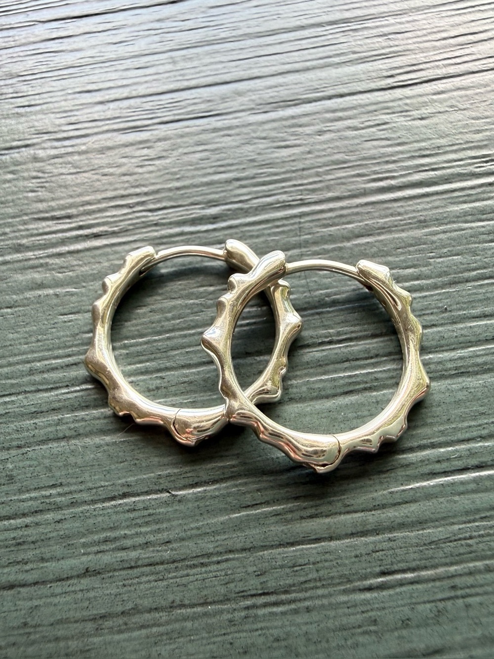 Monica Vinader Siren Muse Ripple Small Hoop Earrings in Sterling Silver